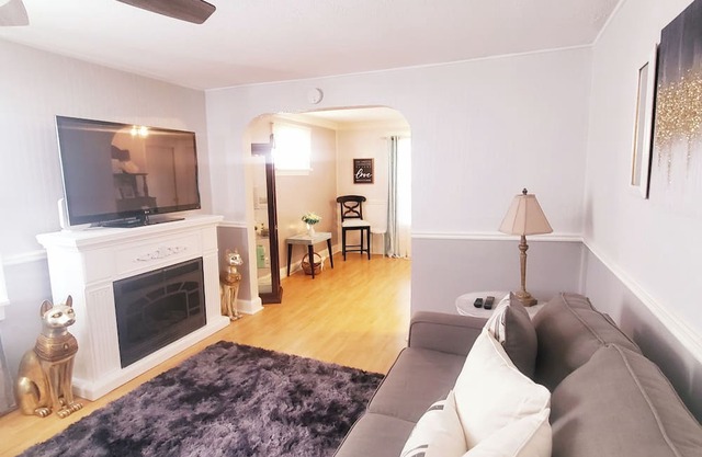 2 Bedroom Centrally Located, Minutes From Downtown Indy!