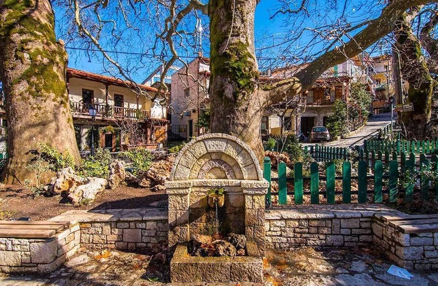 Eptalofos Guesthouse - Triple Haven with Balcony