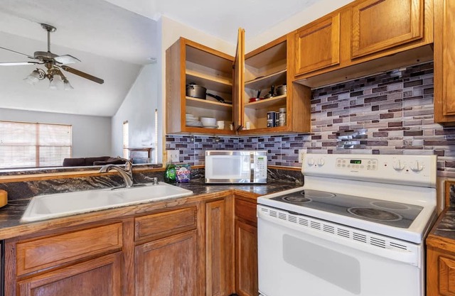 Cozy 3BR Indy Home: Pets, Parking, Family-Ready