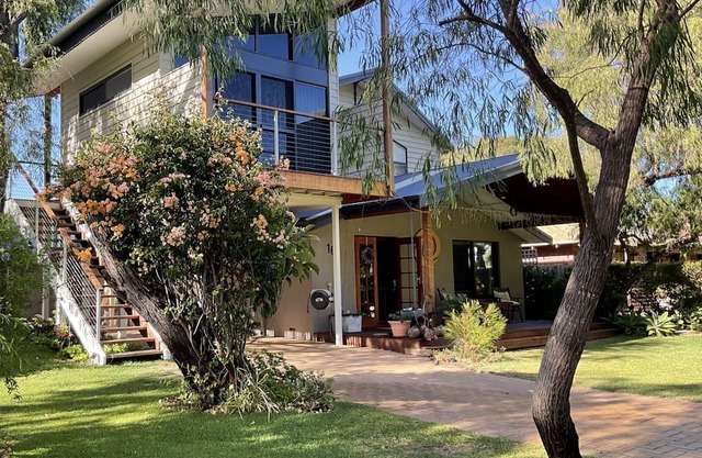 Moana Roa Beach Stay