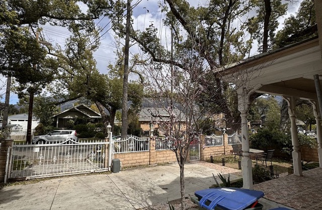 Cozy and quaint home in Pasadena!