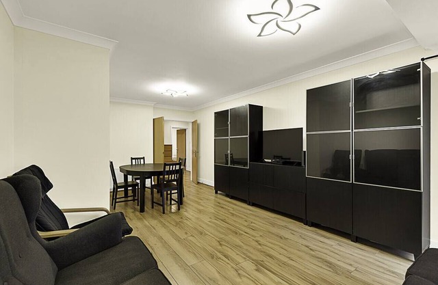 Charming Centrally Located Wimbledon Flat