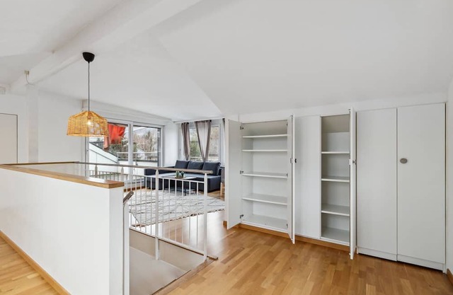 Bright and Cozy APT `17 min away in the center