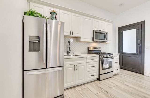 Pet-Friendly Glendale Abode w/ Patio, Near Hiking!