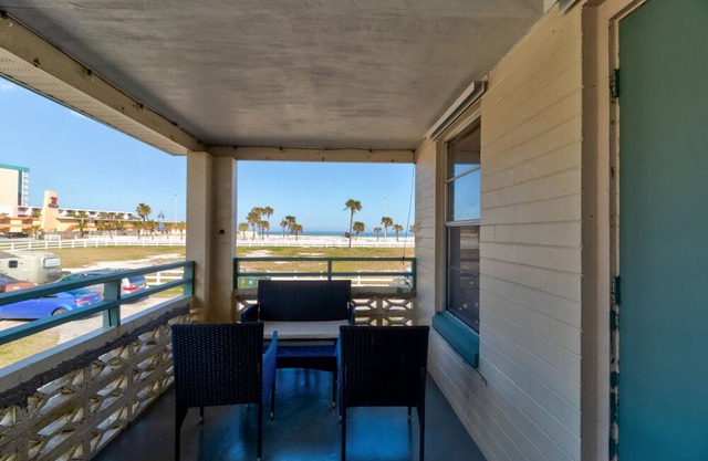Cozy Cottage #1 in Daytona Beach. Relaxing beach views from patio!
