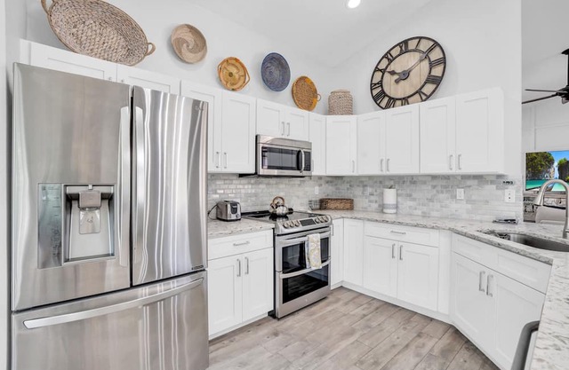 Enjoy all that Naples has to offer. Convenient access to everything you need.