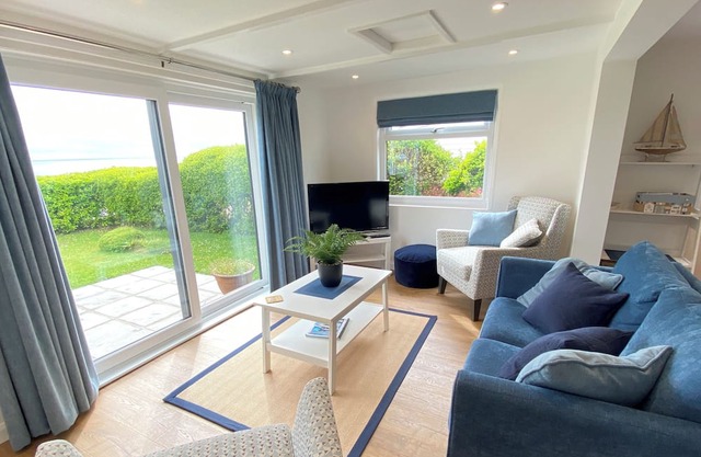 Newly refurbished two bed chalet with spectacular sea views over Whitsand Bay.