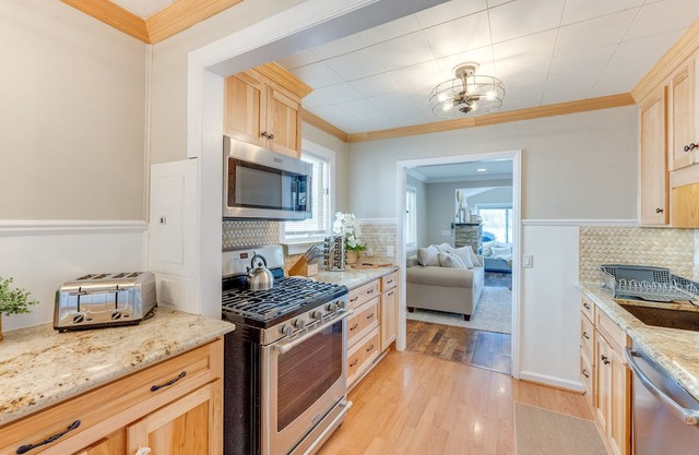 Lakefront Highland Home w/ Dock ~ 2 Mi to Milford!