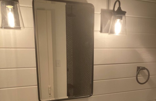 Quaint and quiet top of house for short term or weekend getaway.