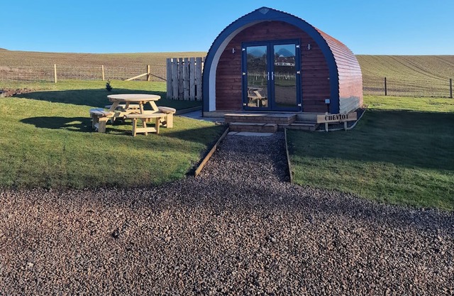 Herdwick - luxury pods with Private hot tubs - BBQ - 750m to Beach