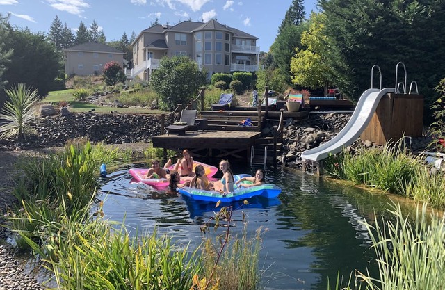 Red Hills Estate - Large 4-bedroom home in Dundee wine country.