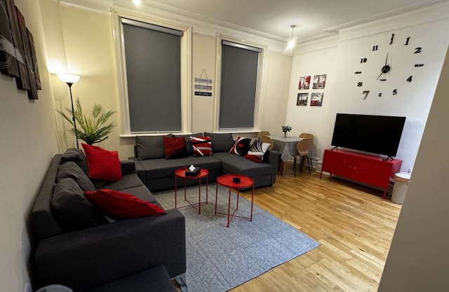 Close to London transportation / shops/ restaurants