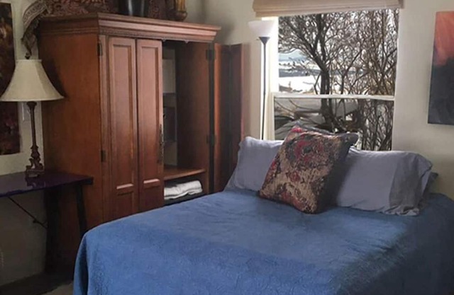 Green Elephant Room at Flathead Lake