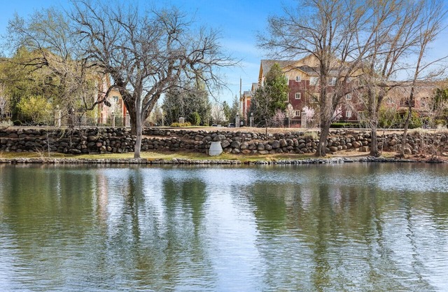 1B/1B Condo by Idlewild Park Reno Downtown-Pool, Jacuzzi & Parking