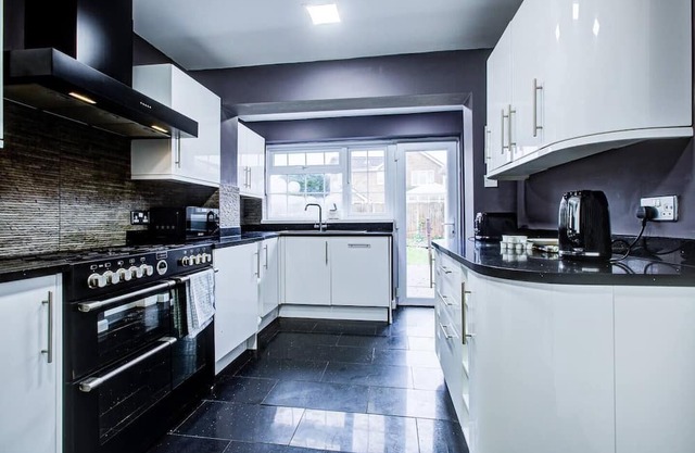 Pass the Keys | Spacious 4-Bedroom Home in Benfleet