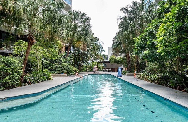 Stylish Newstead Retreat: 2-Bed, Pool, Gym