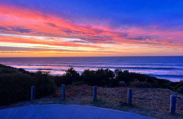 Beautiful Spacious Beach House - Next to the Cut