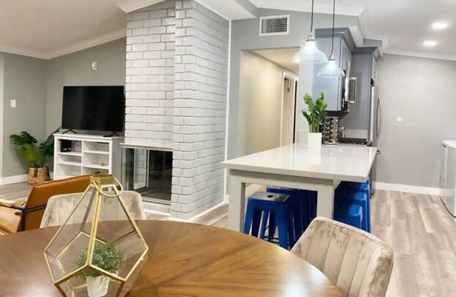 Charming 4BD2BR Haven in Anaheim-V