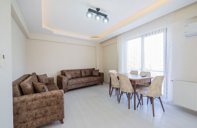 Central and Cozy Flat w Balcony, and ACs in Bursa