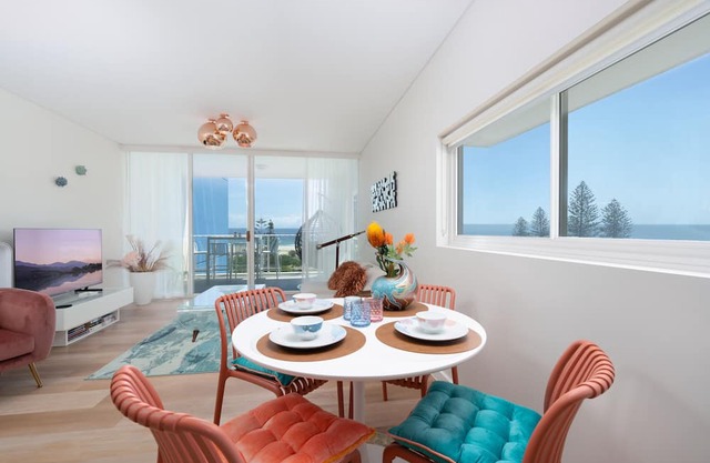 Kirra Family Surf Gem: Beach, Pool, Sauna, Gym