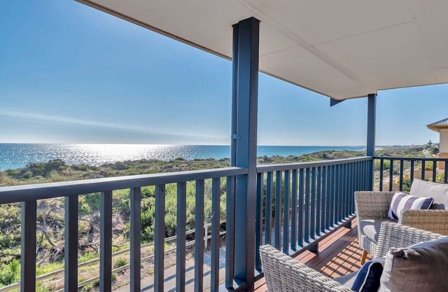 Quamby on the Beach. Oceanfront, 4 bed Townhouse 2.