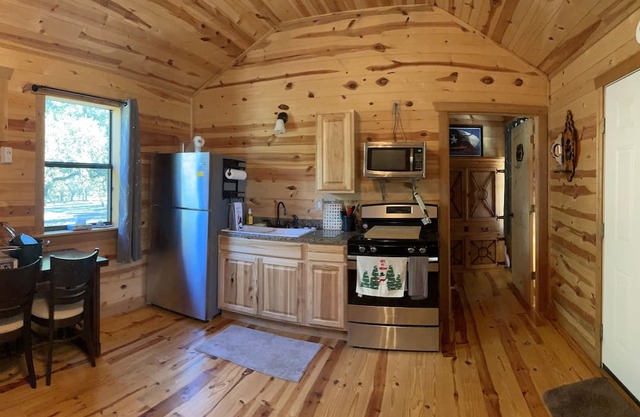 A “country” cabin setting in the middle of wine vineyards and Texas state parks!