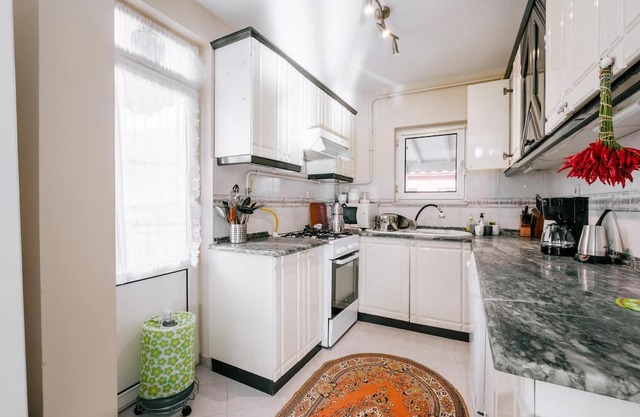 House with Garden and Balcony in Kartepe