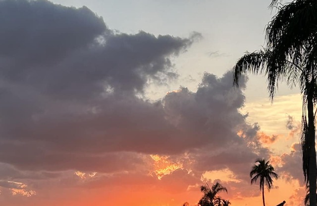 Beautiful Island 3 Bedroom Coastal Home Located On The Caloosahatchee River