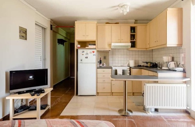 Loft condo, great view! Next to metro station
