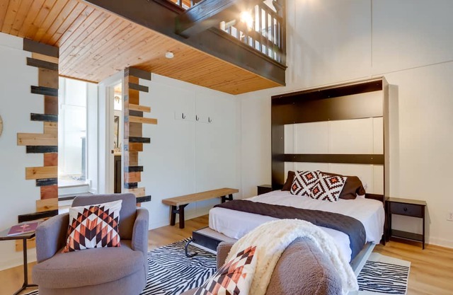 Gentry Cabin w/ Fire Pit Access < 1 Mi to Hiking!