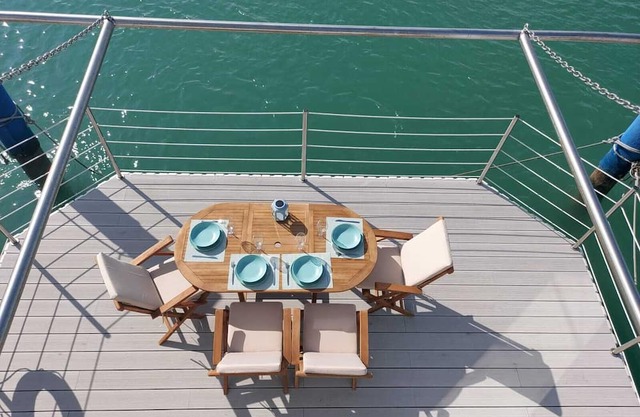 Floating House Anfora