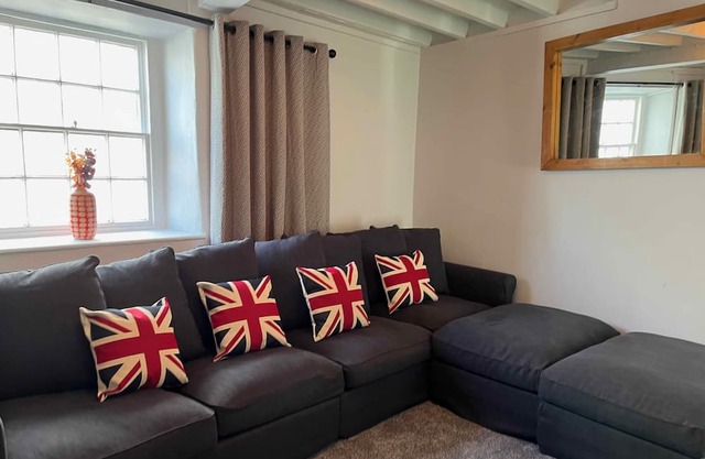 The North Wales Gathering - Hot Tub & Sleeps Up To 16