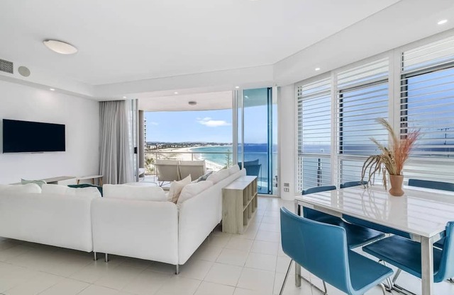 Aqua La Vista A Dreamy Coastal Escape by the Beach