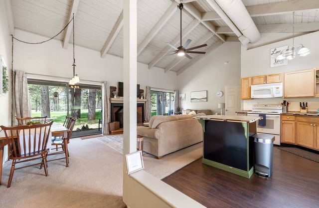 Pinetop Family Cabin | Forest Pines Views Location