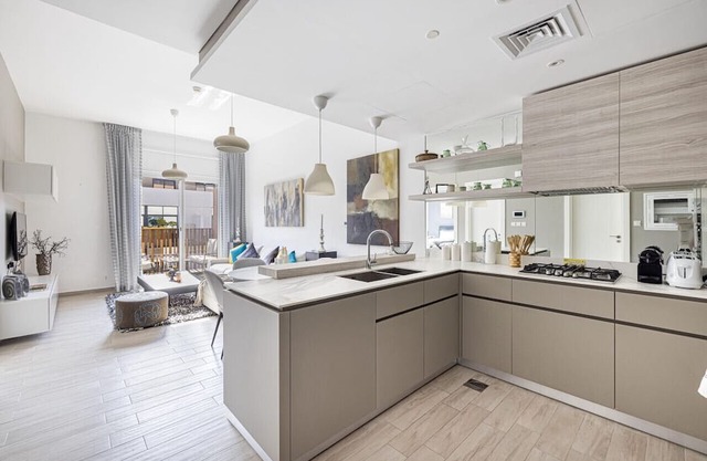 Stylish 1BR Apartment with Community View