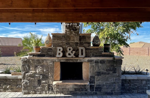 Extra large, stylish family-friendly home with enormous pergola for entertaining