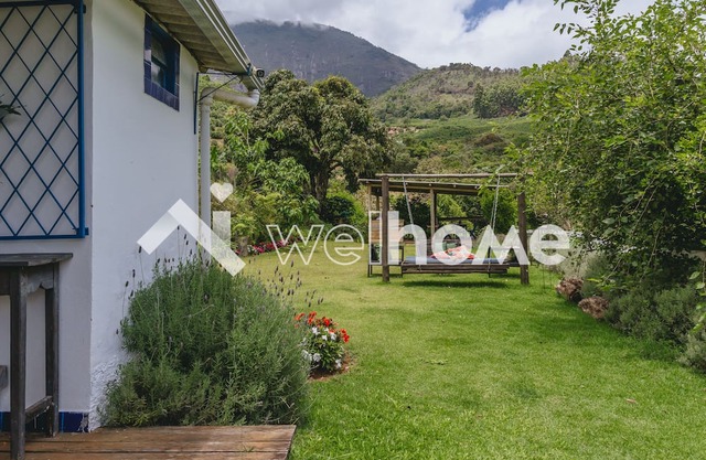 Casa de Campo com Ampla Área Verde e Churrasqueira