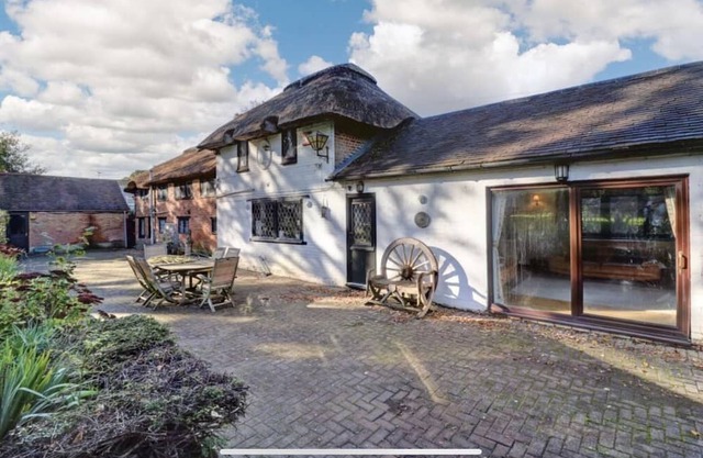 15th Century Thatched Cottage with Pool