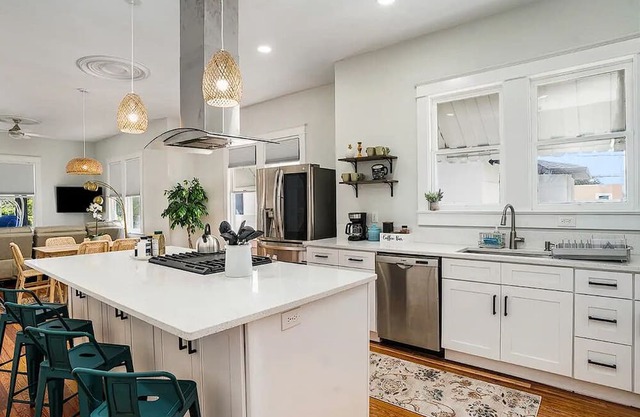 Charming centrally located 3bed 2bath