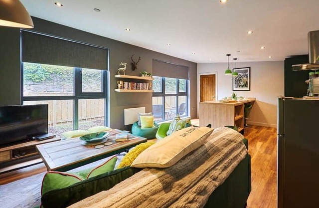 Host & Stay | Forest Green Lodge