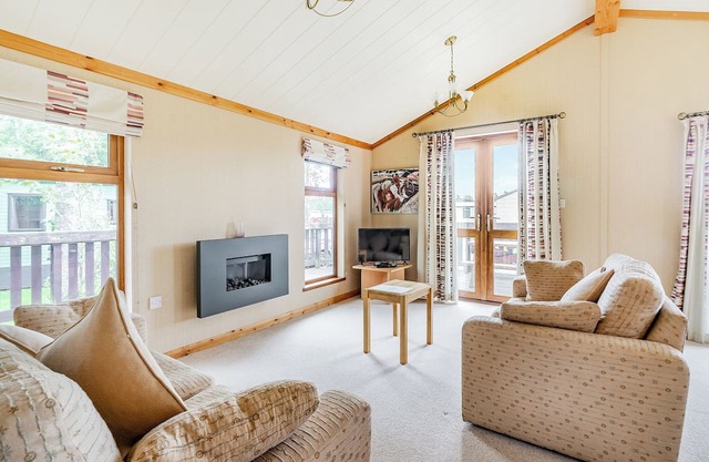 The Lintrathen Lodge, sleeps up to six, with one double and two twin rooms.