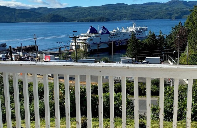 Piper's Bluff overlooks BC Ferries terminal. Perfect for foot travelers.