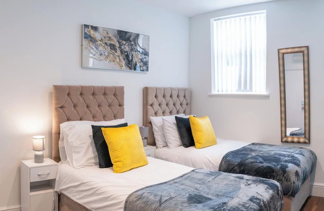 Hilltop Apartment 1 - UK50591