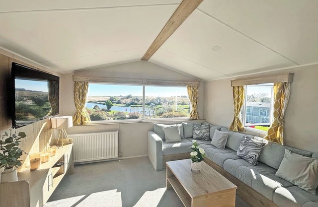 2 bedroom accommodation in Tunstall