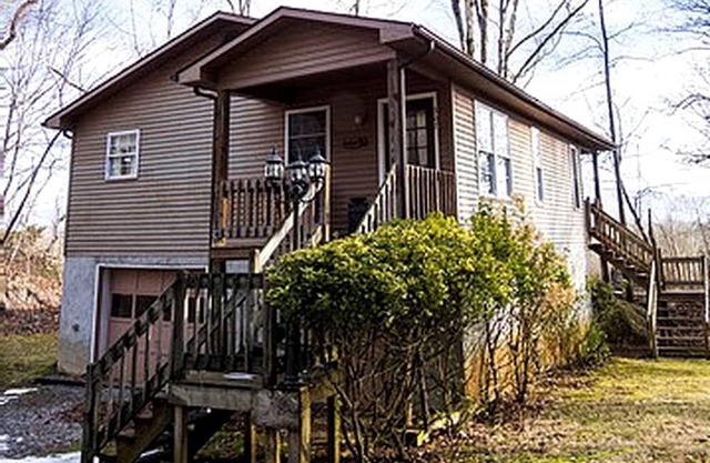 Fully Furnished Camping Cabin near Cherokee National Forest