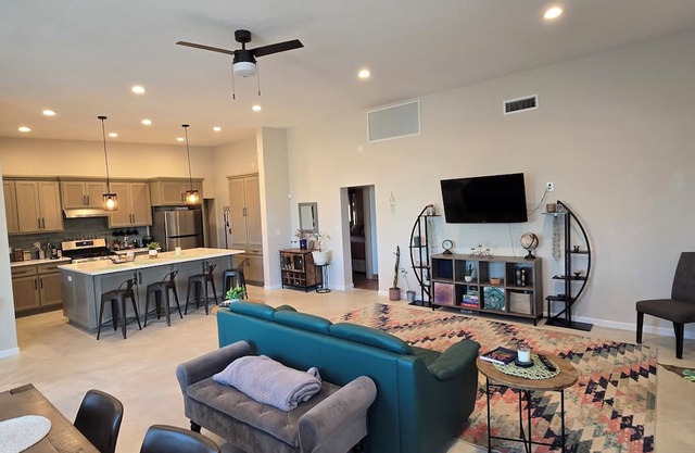 PrivateDesert Oasis Ranch near Downtown Tucson with Pool and Hottub