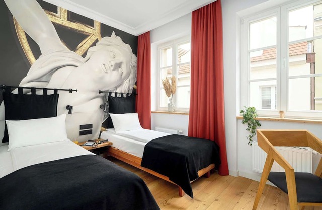 Kramarska 9 Poznań | Schoeps Residence | Air-conditioned Industrial Style Apartm