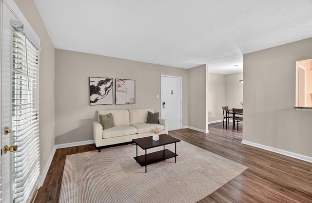 Spacious 2Bd/2Bth Apt I Private Porch I Parking