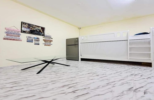 Aplyns Dormitory Male&Female Upper Bed DUBAI