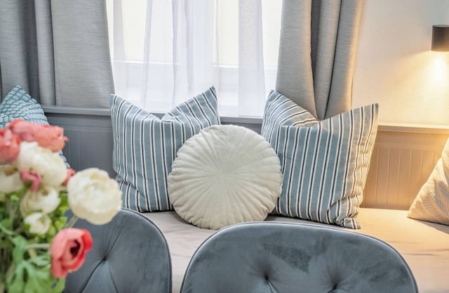 HOMELY|Central 2BR Apartment 52m2 |Self Check-In